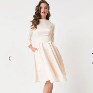 Small/4 Unique Vintage Cream Satin Sleeved Lana Bridal Dress